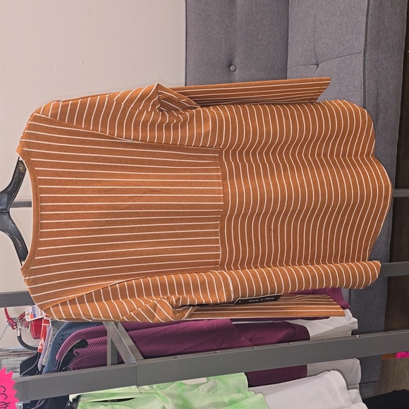 Doe & Rae Striped Shirt - Picture 3 of 3